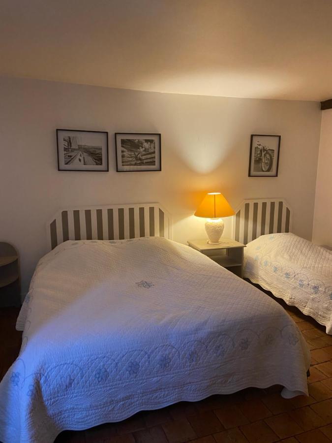 Gites « Le Clos Saint Hilaire » Mer Esterno foto